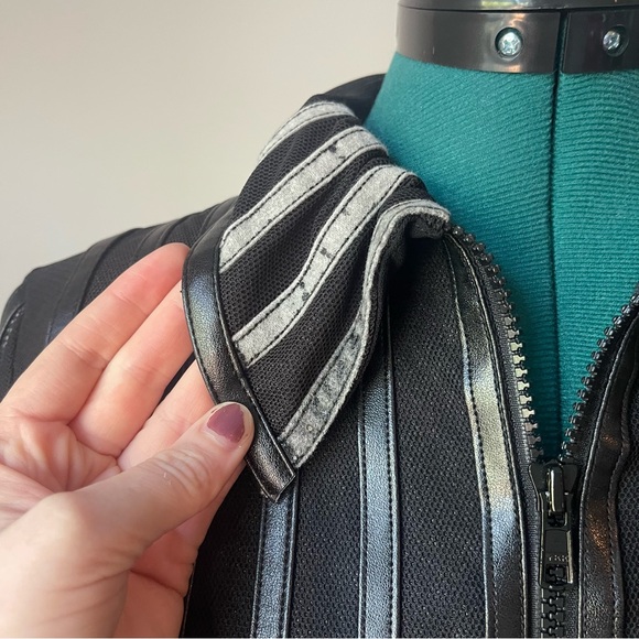 90s Mesh Jacket 8 - Picture 2 of 11